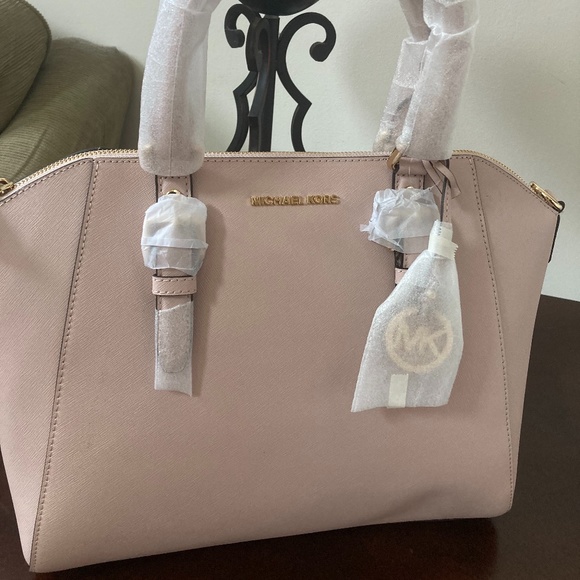 Michael Kors Handbags - Michael kors soft pink Ciara satchel large Brand New!